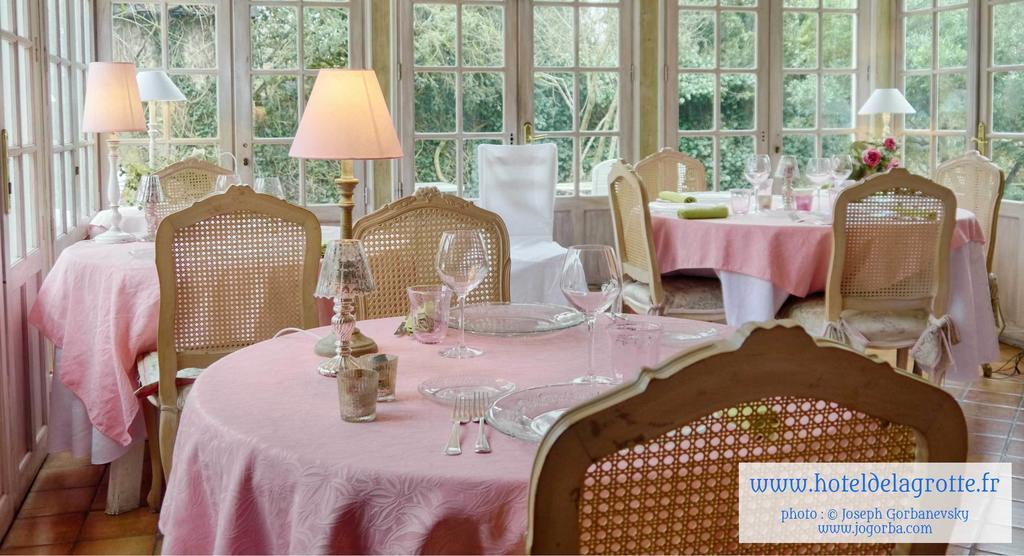 Hotel De La Grotte Montignac  Extérieur photo