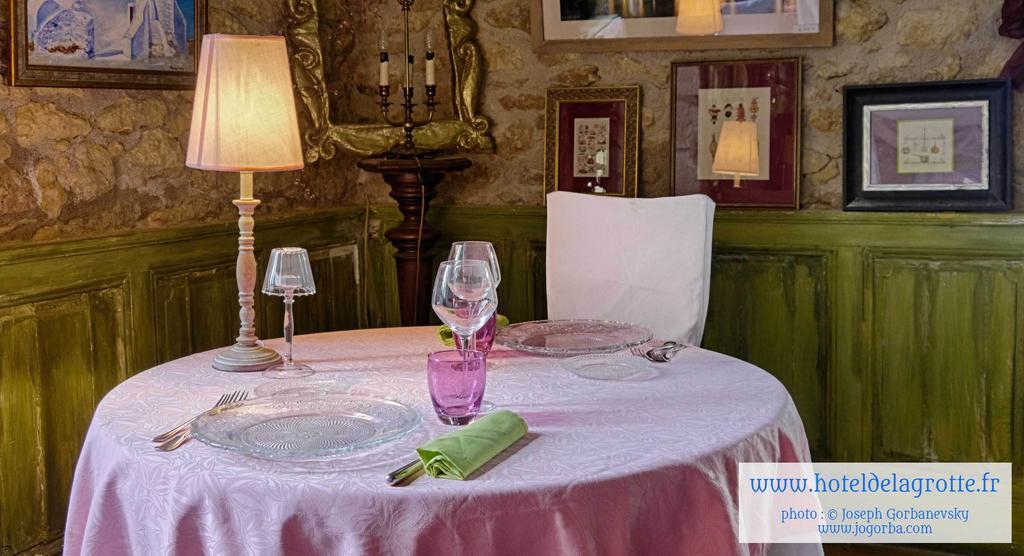 Hotel De La Grotte Montignac  Extérieur photo